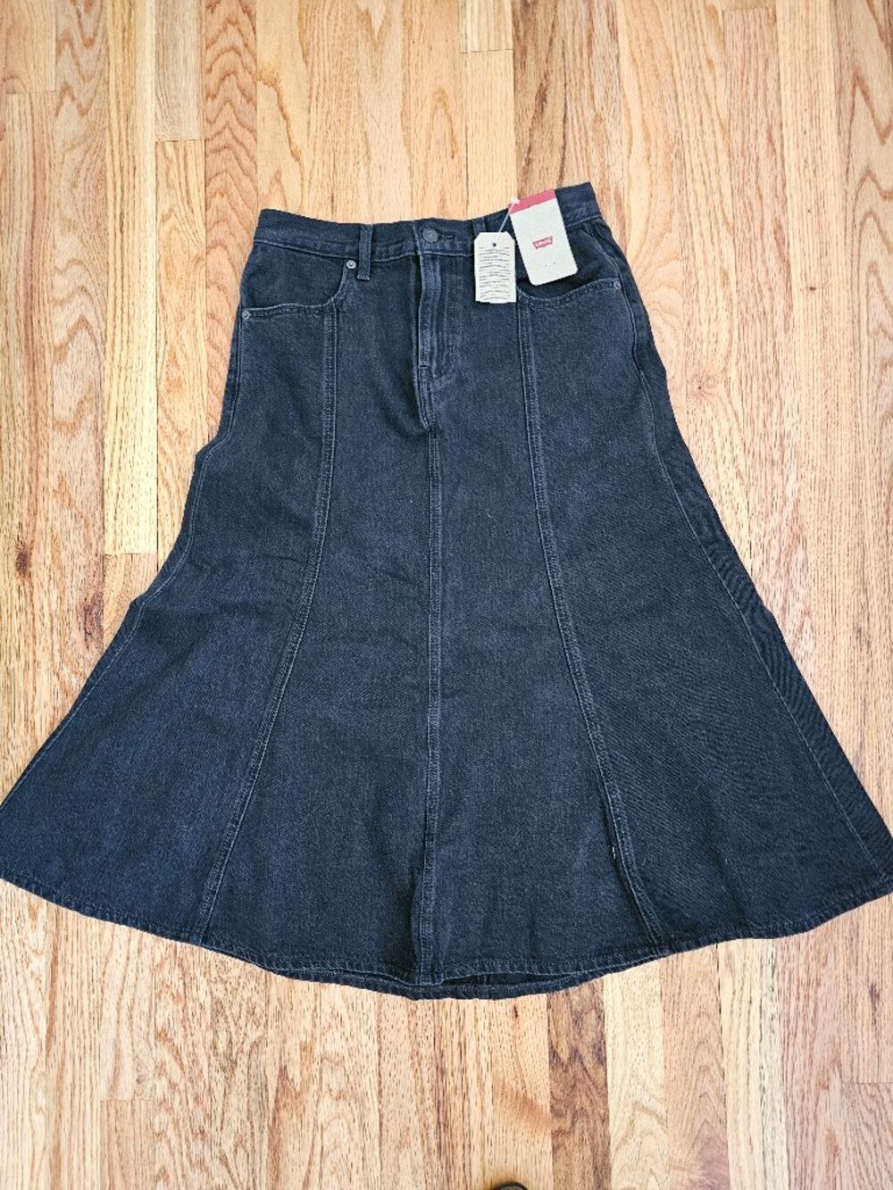 NWT Levi's Black Denim Skirt Flutter Hem